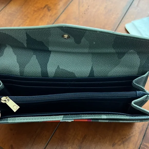 Wallet - Picture 3 of 3